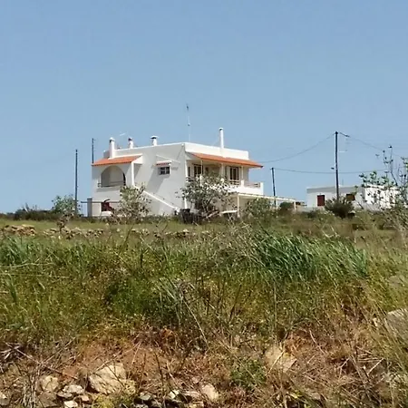 Rhykkes Farmhouse With View *